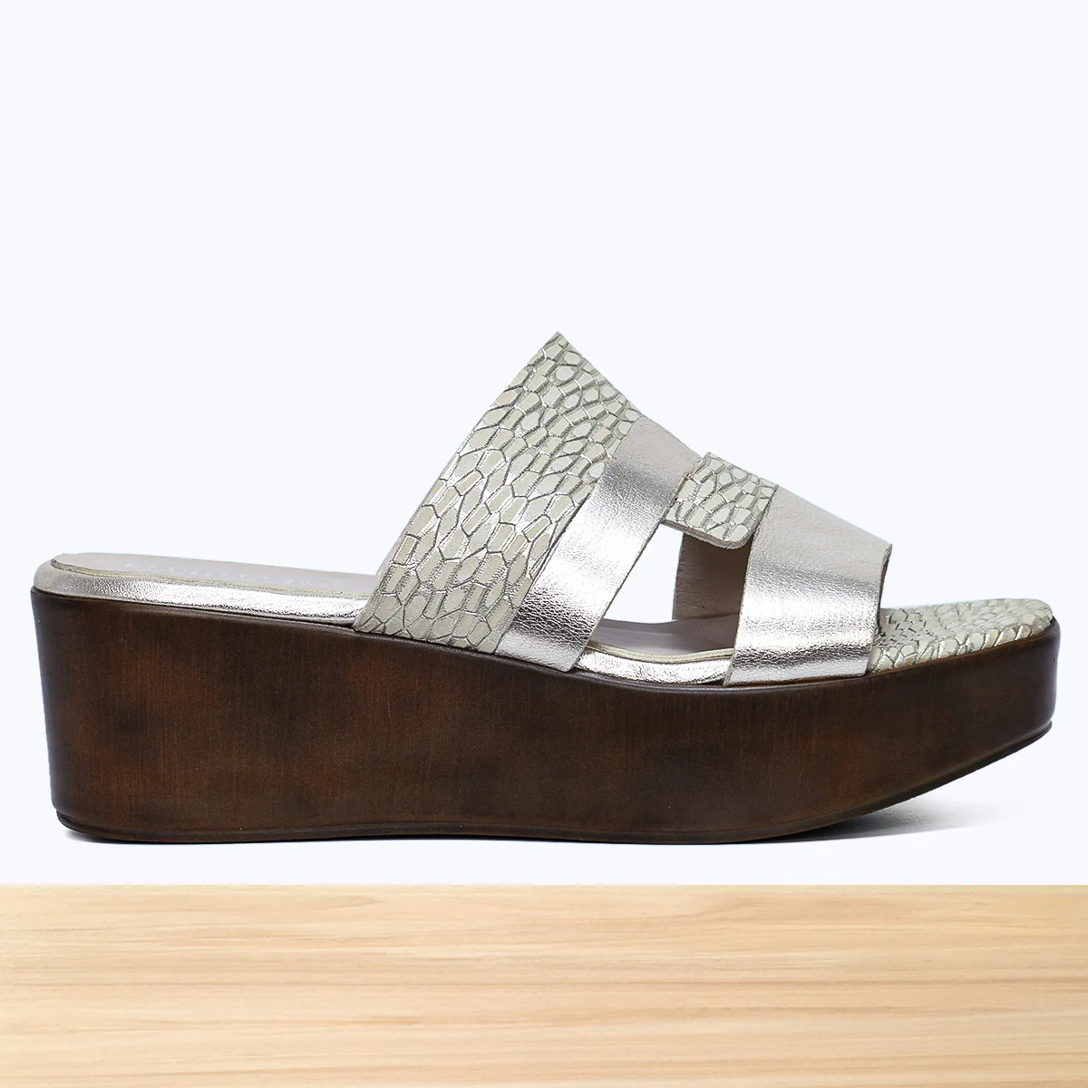011F Onessa Cuir Doré