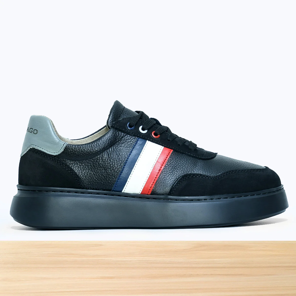 1054 Molti Noir